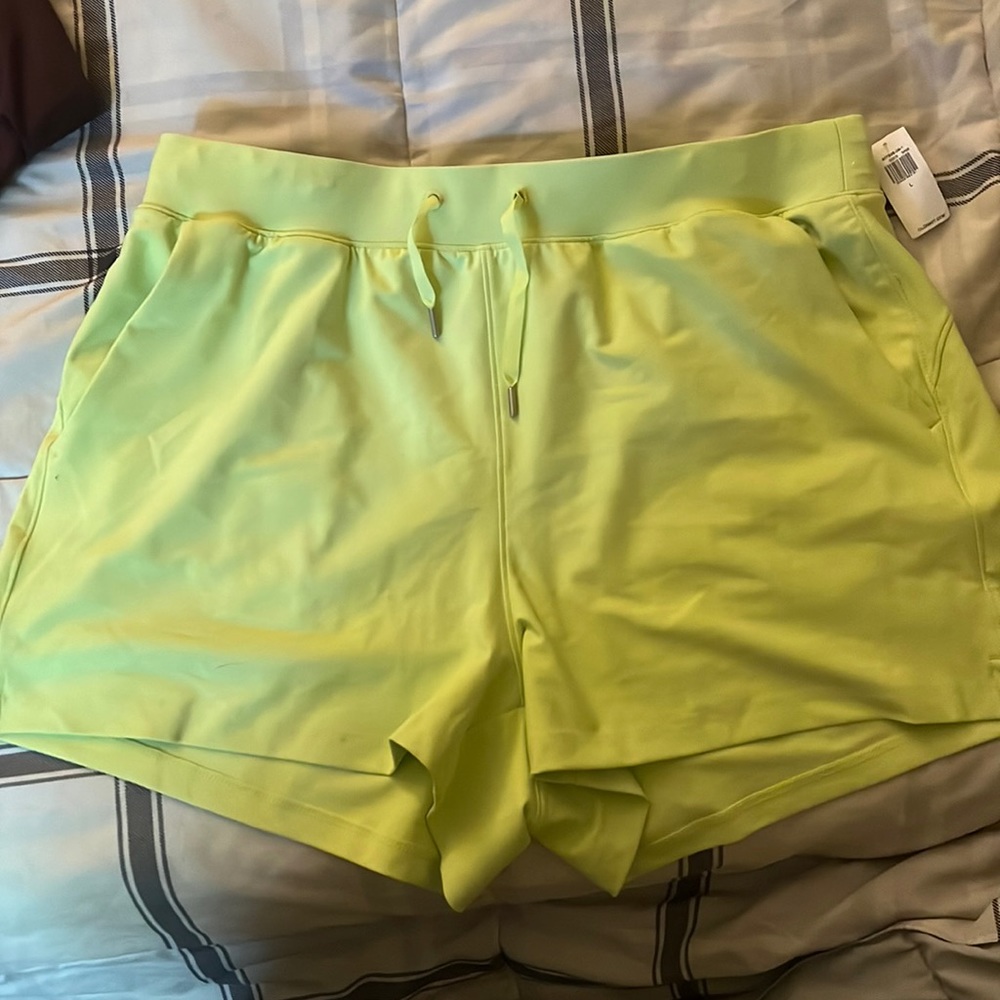 Never worn old navy shorts